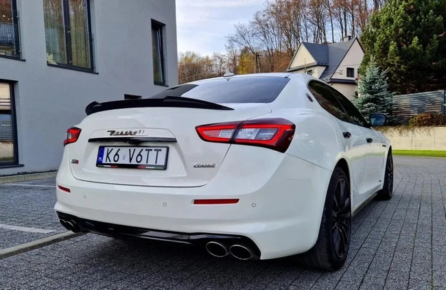 Maserati Ghibli cena 259000 przebieg: 33000, rok produkcji 2019 z Łowicz małe 781